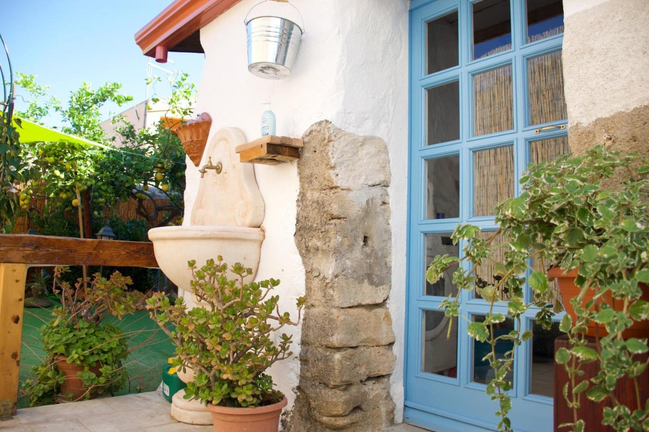 Bnb Le Janas Bed & Breakfast Càbras Exterior photo