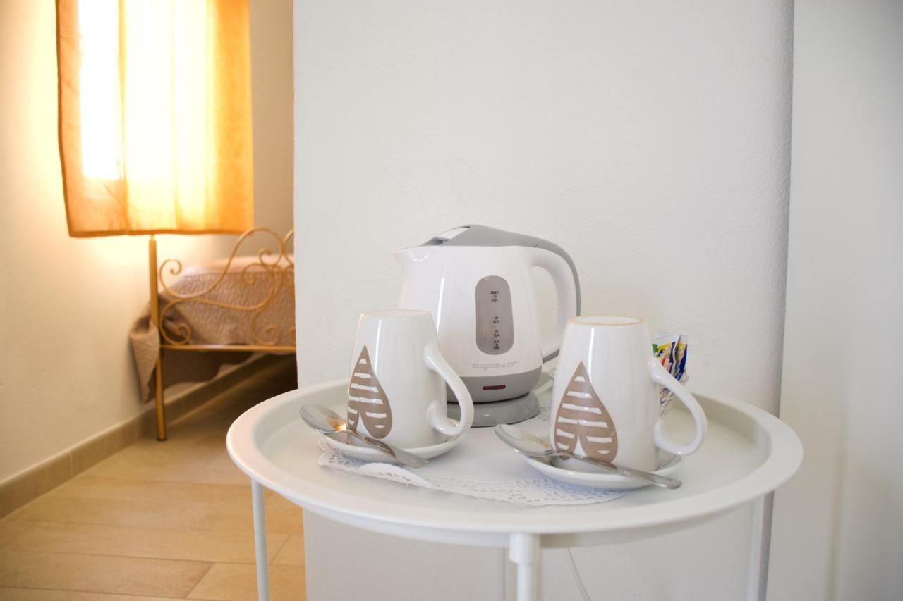 Bnb Le Janas Bed & Breakfast Càbras Exterior photo